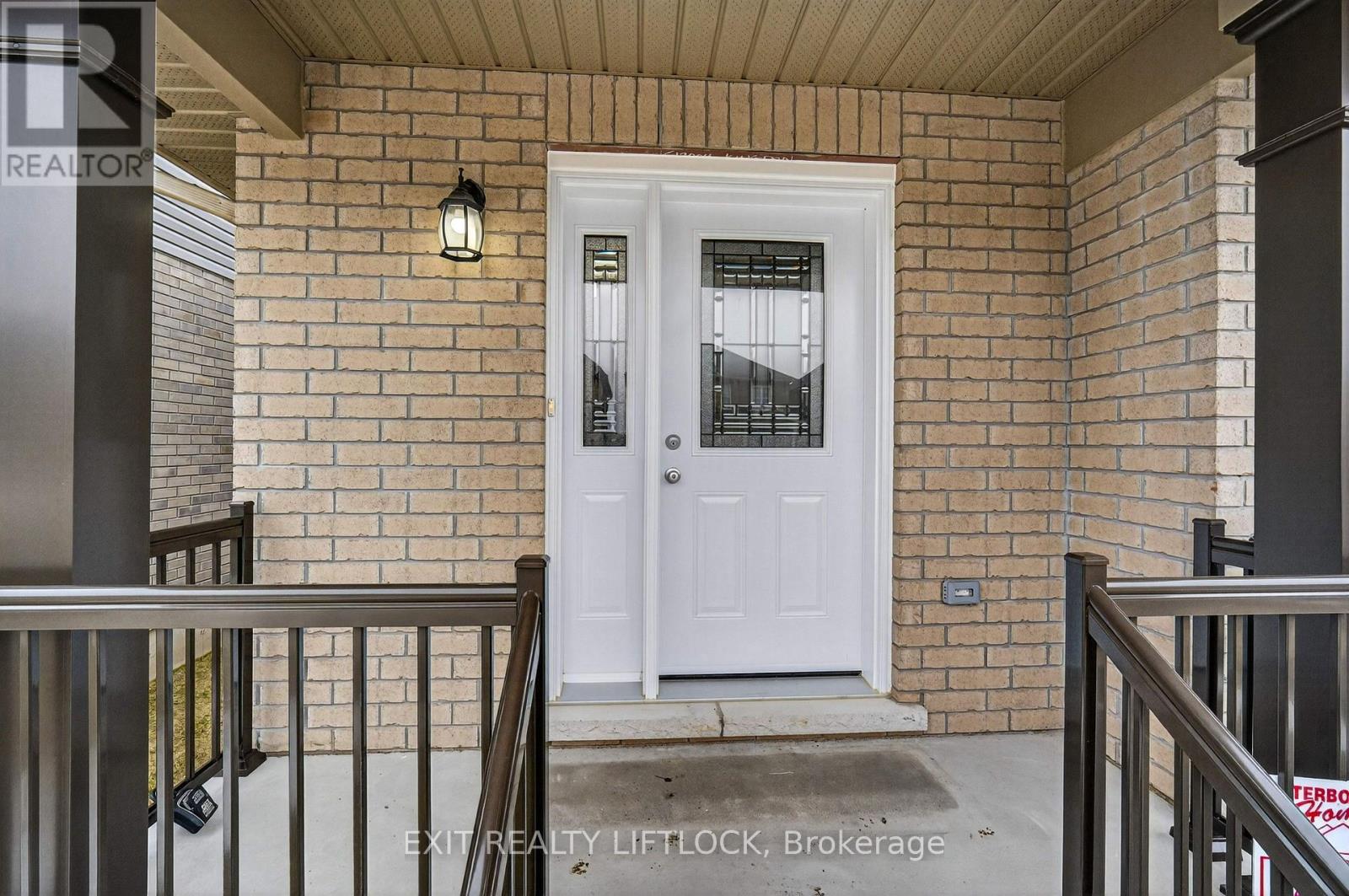 220 O'NEIL STREET - Photo 2