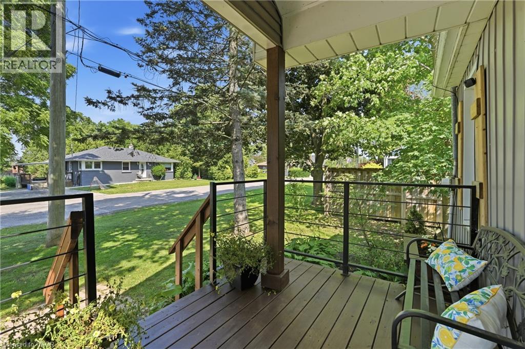 21 RENFREW Street E