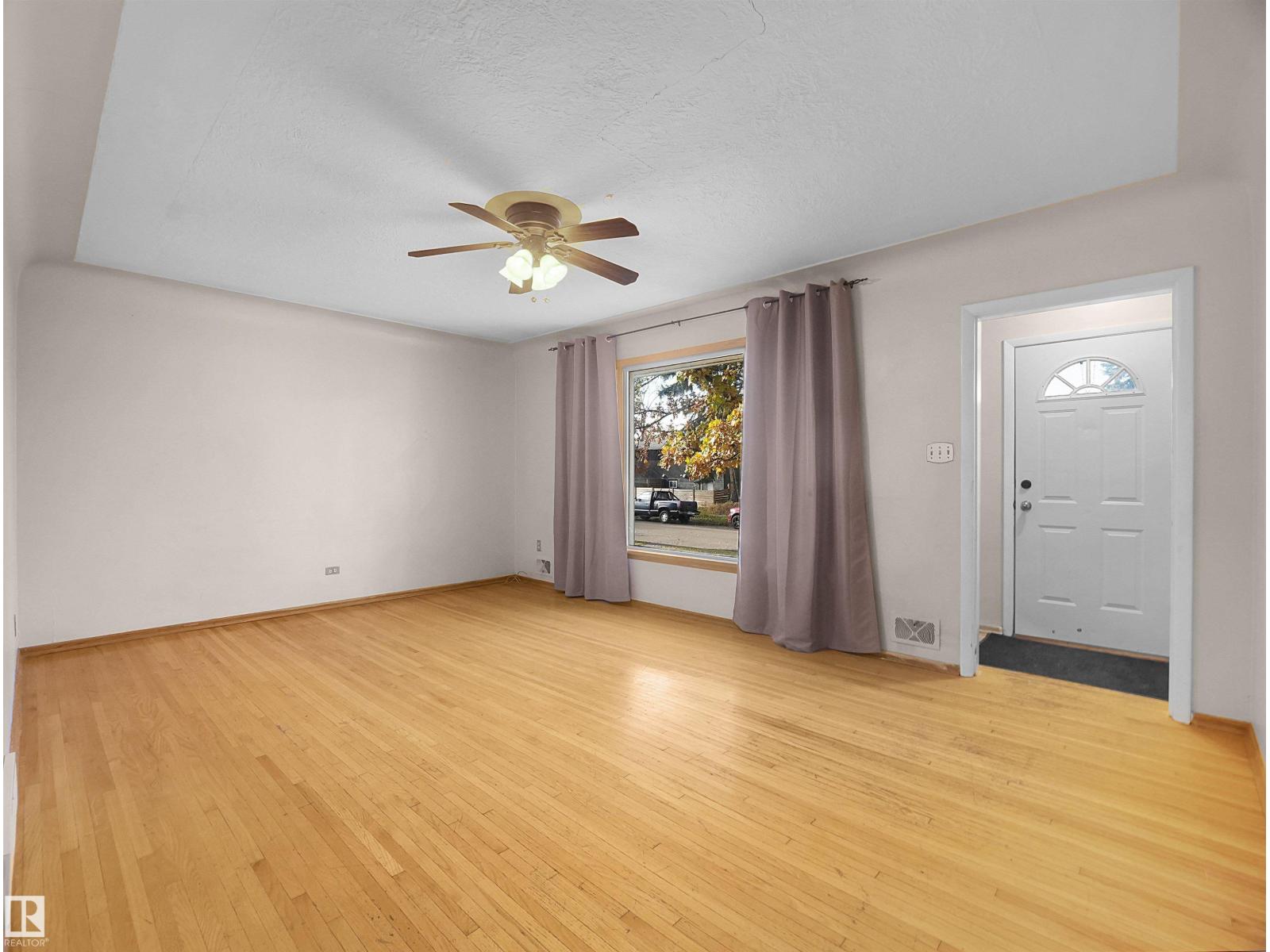 12407 96 ST NW