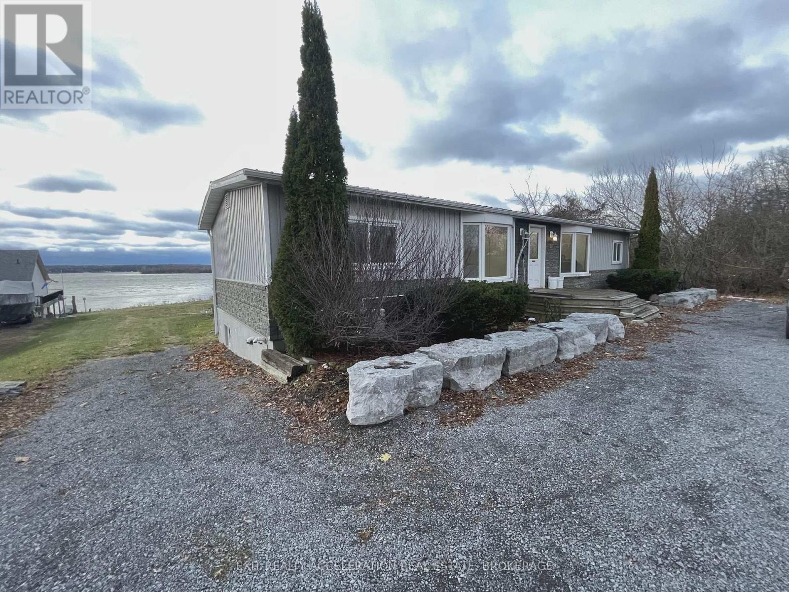 38 MAIN STREET - Photo 2