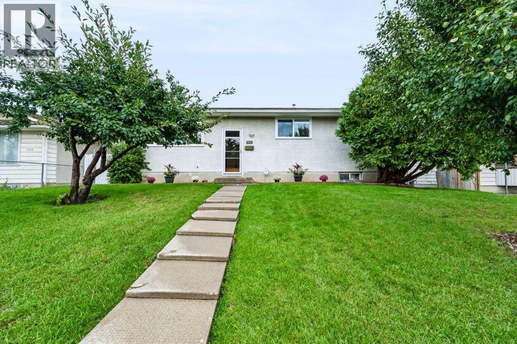 1012 Raynard Crescent SE