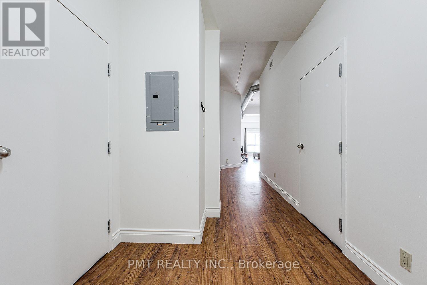 208 - 150 COLBORNE STREET E