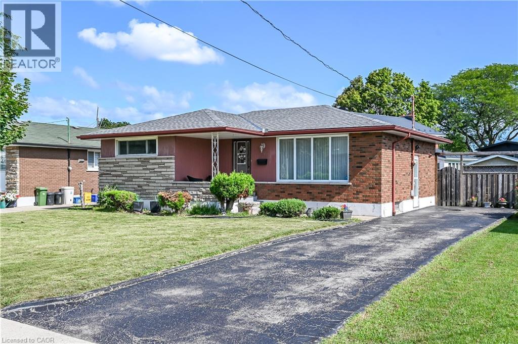 5 KENTLEY Drive