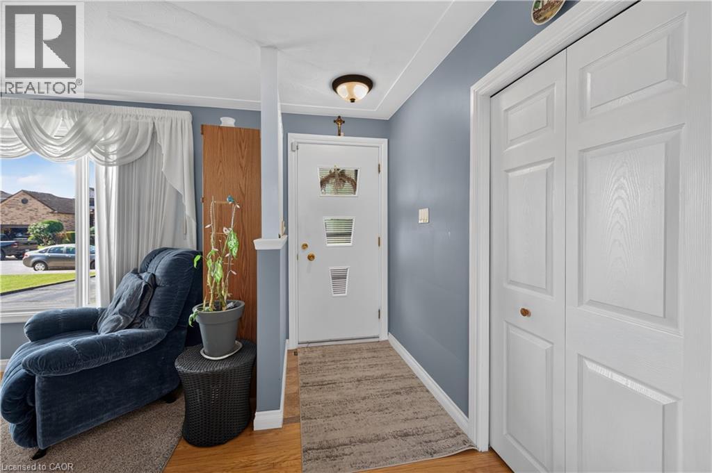 5 KENTLEY Drive