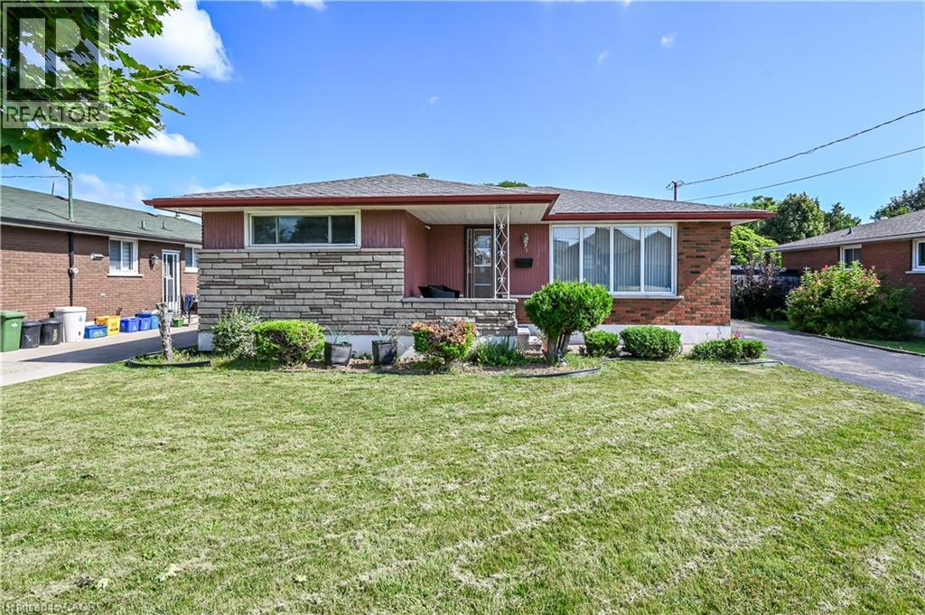 5 KENTLEY Drive