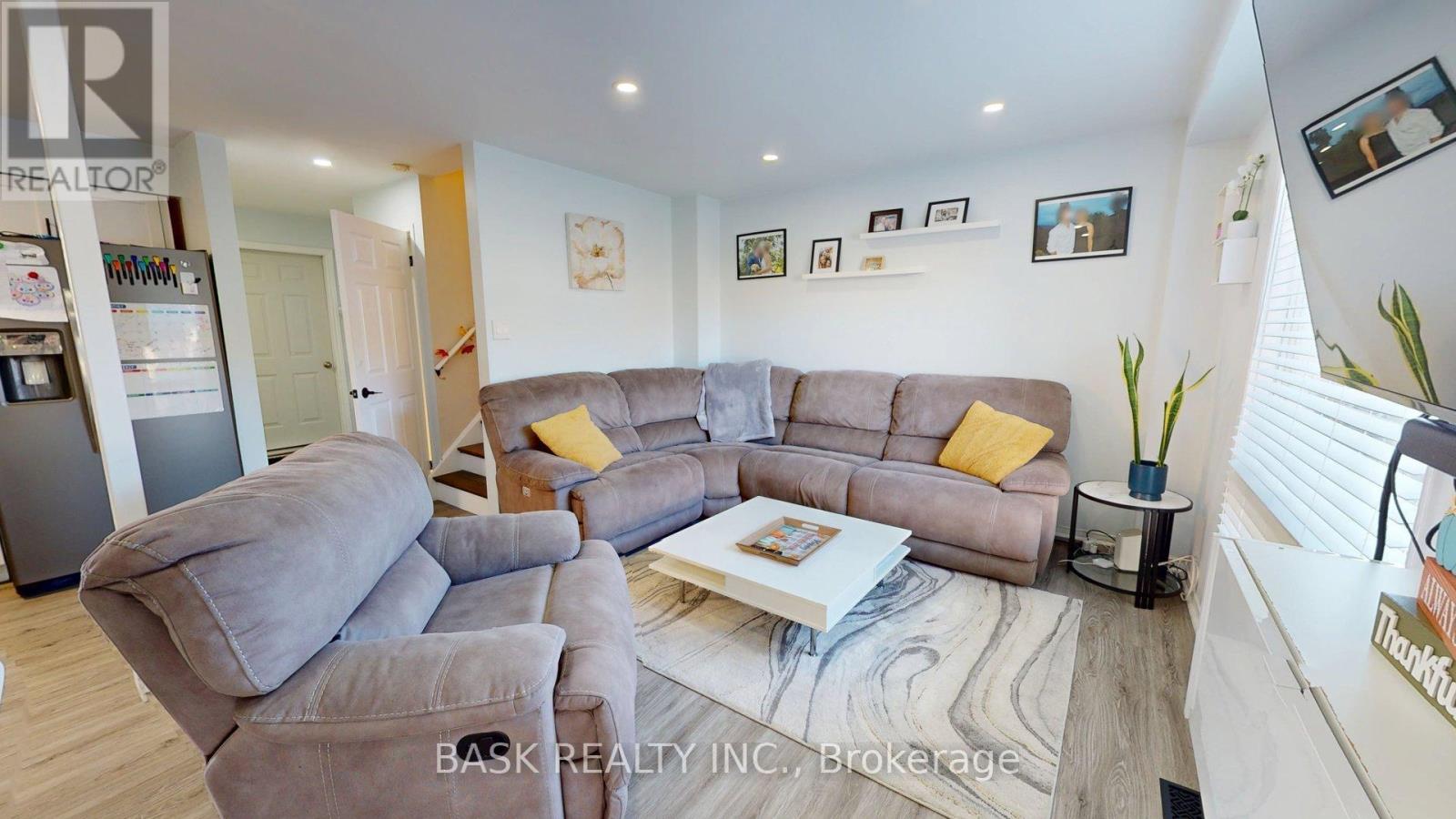 115 FAIRGREEN CLOSE