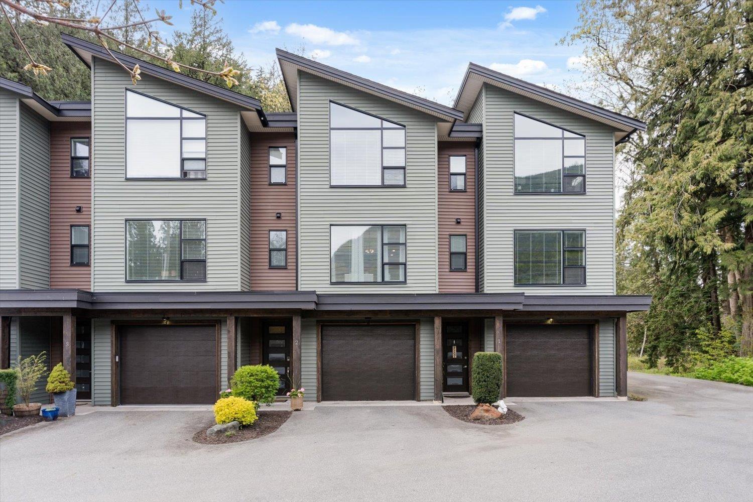 2 520 HOT SPRINGS ROAD, Harrison Hot Springs
