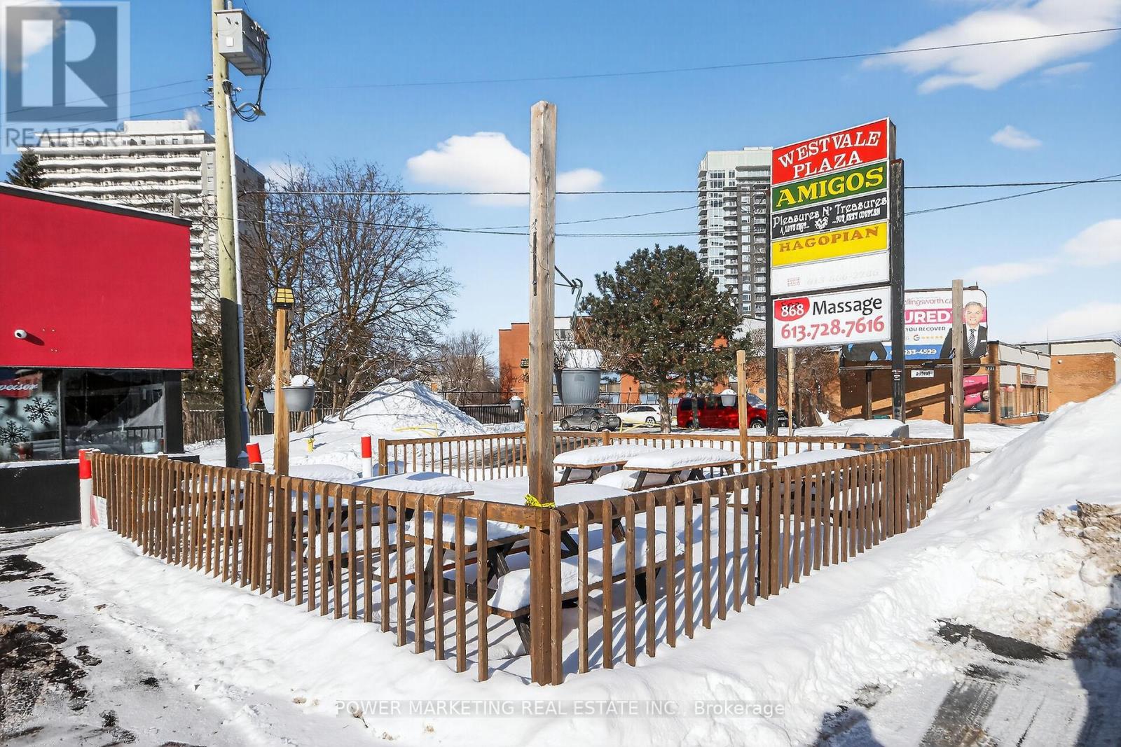 858 MERIVALE ROAD