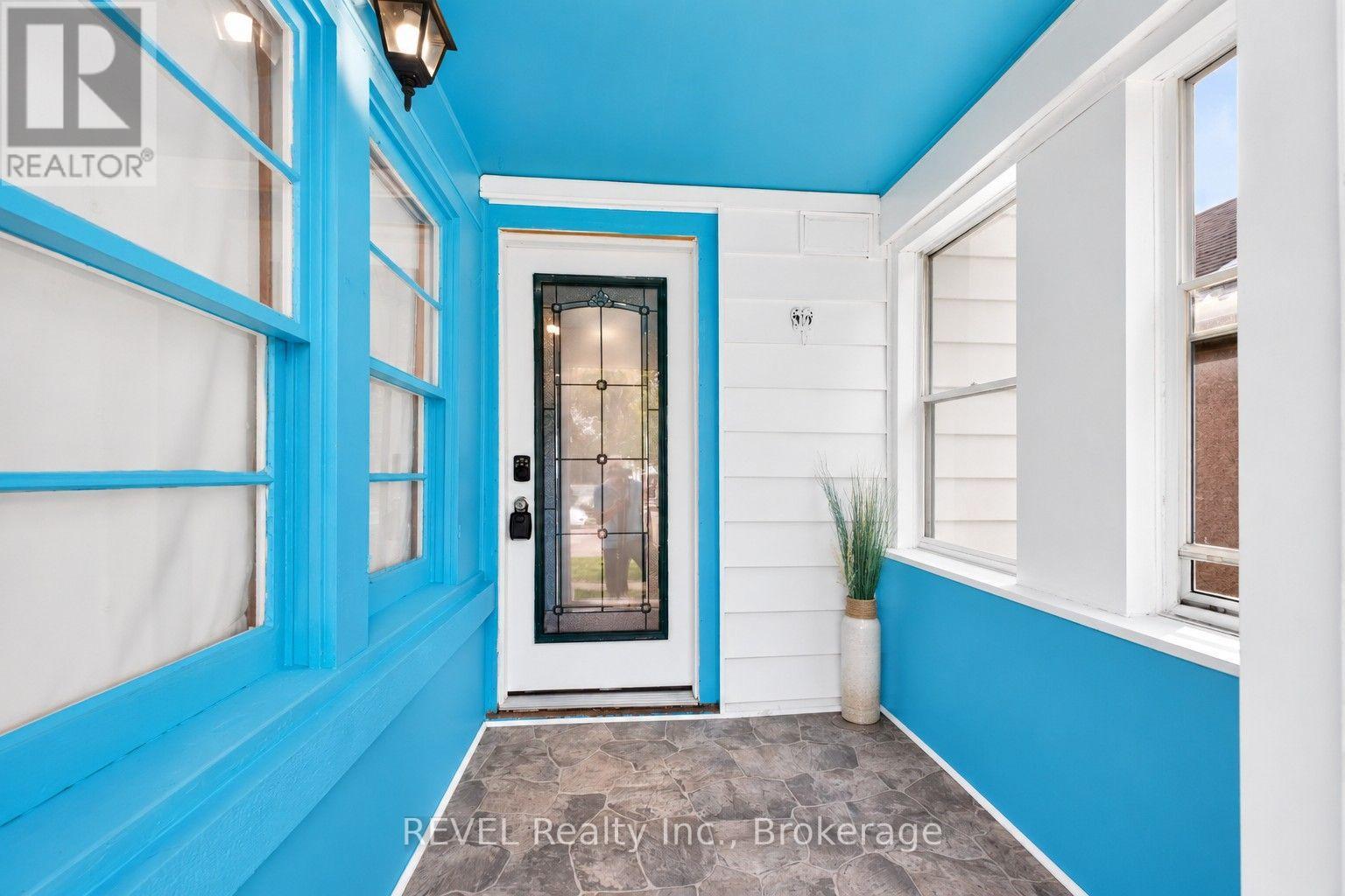 457 DAVIS STREET