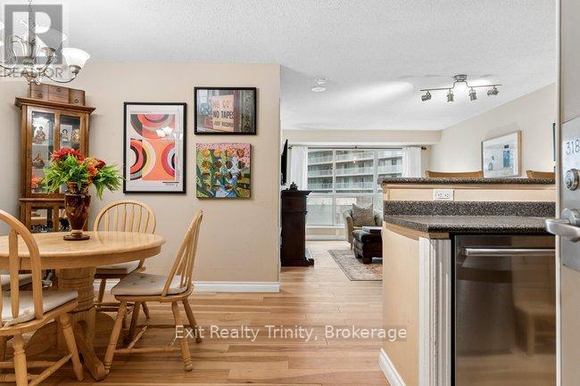 318 - 23 LORRAINE DRIVE - Photo 4