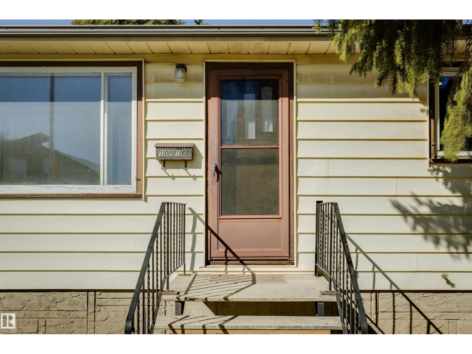10916 151 ST NW