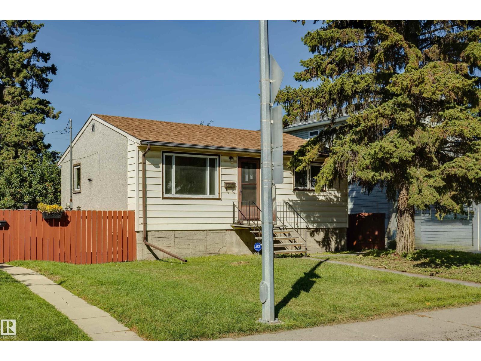10916 151 ST NW