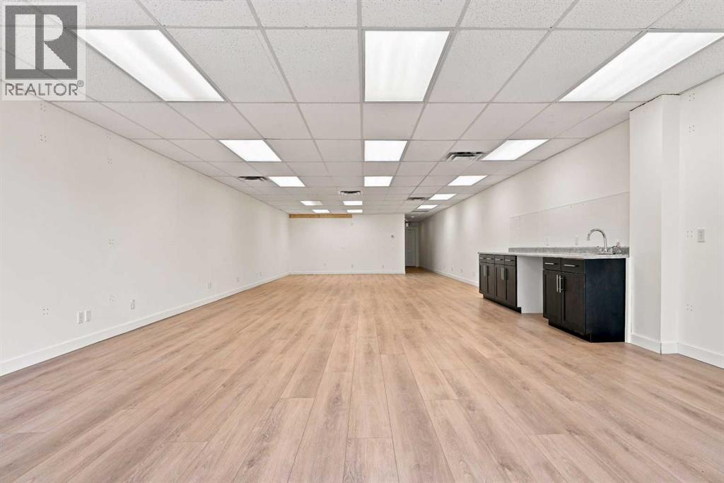 104, 14 Crystalridge Drive
