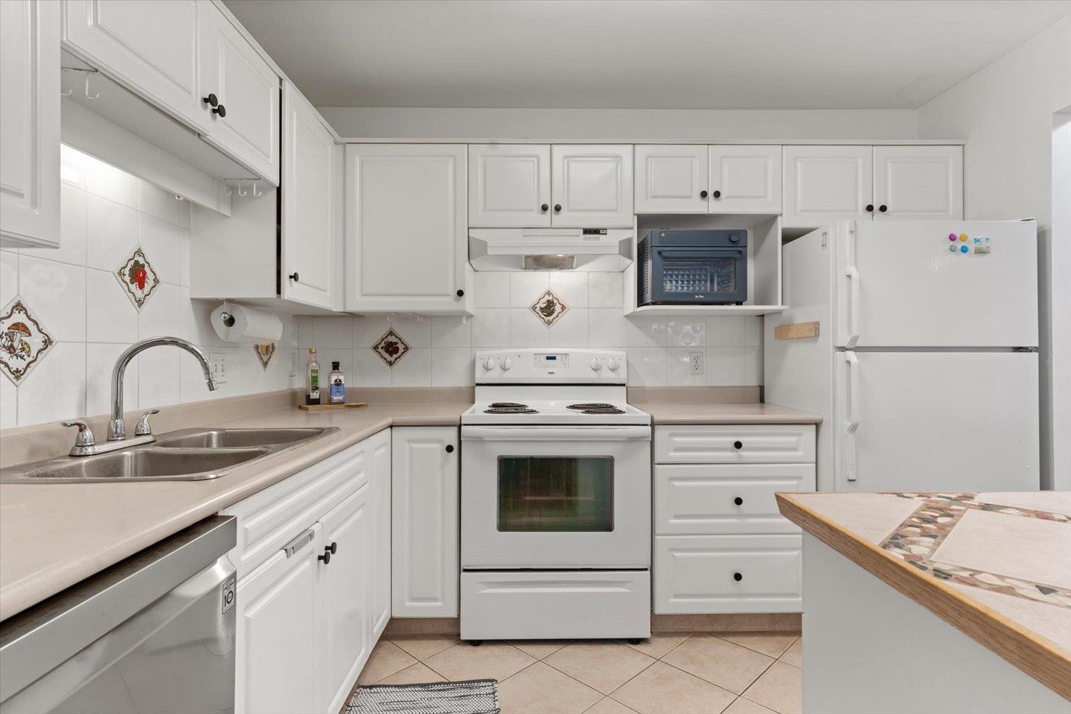 305 9165 BROADWAY STREET, Chilliwack Proper East