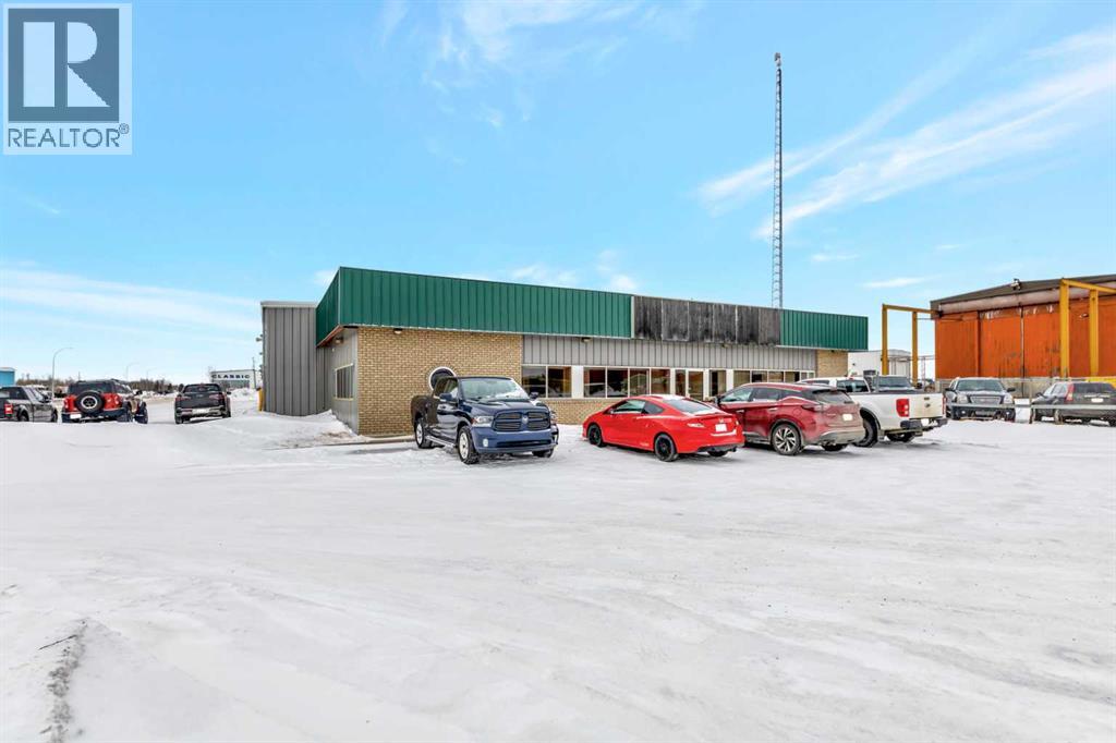 5202 65 STREET, LLOYDMINSTER, AB T9V 2T3 - Image 3194600727.jpeg?d=l