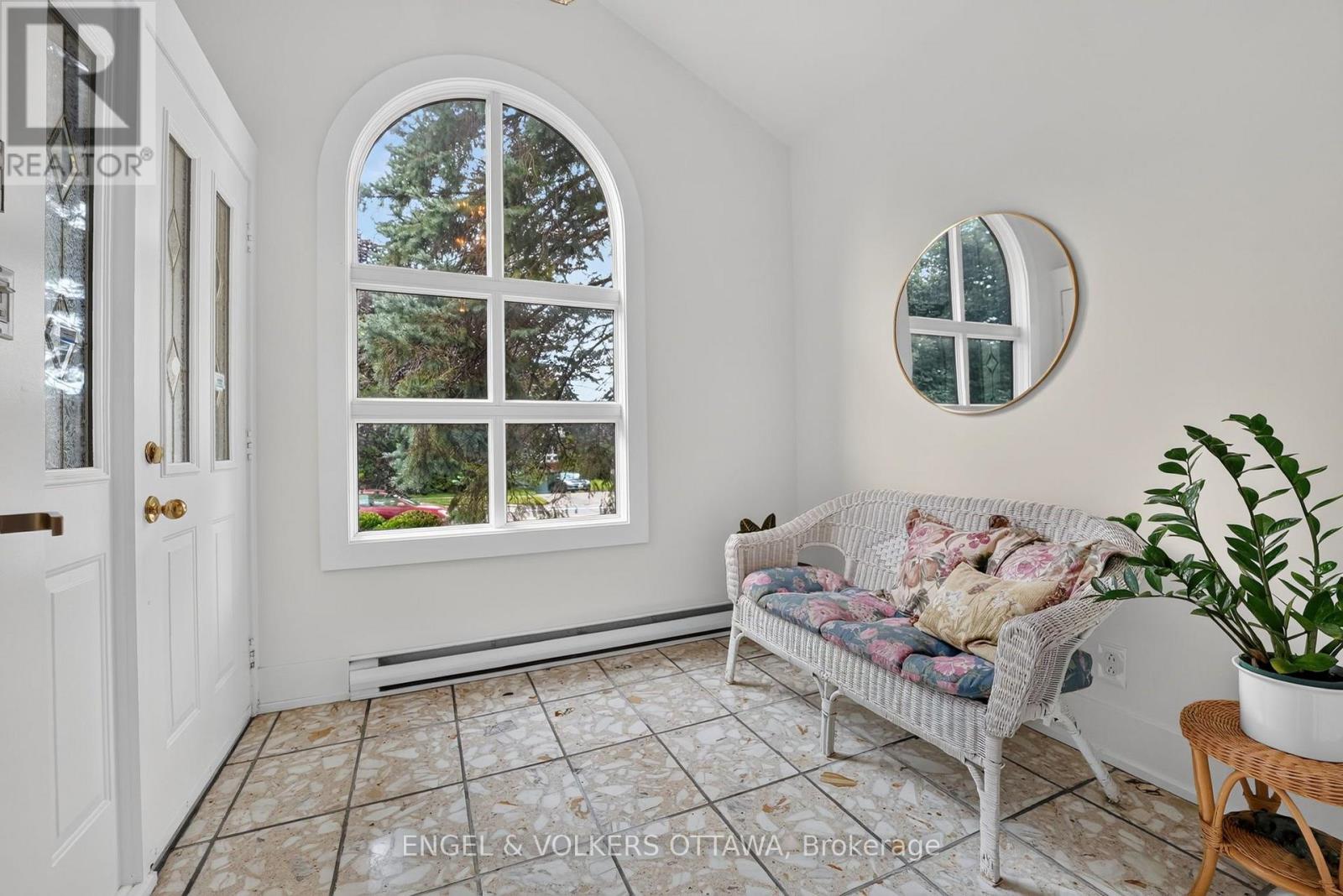 2101 ALTA VISTA DRIVE