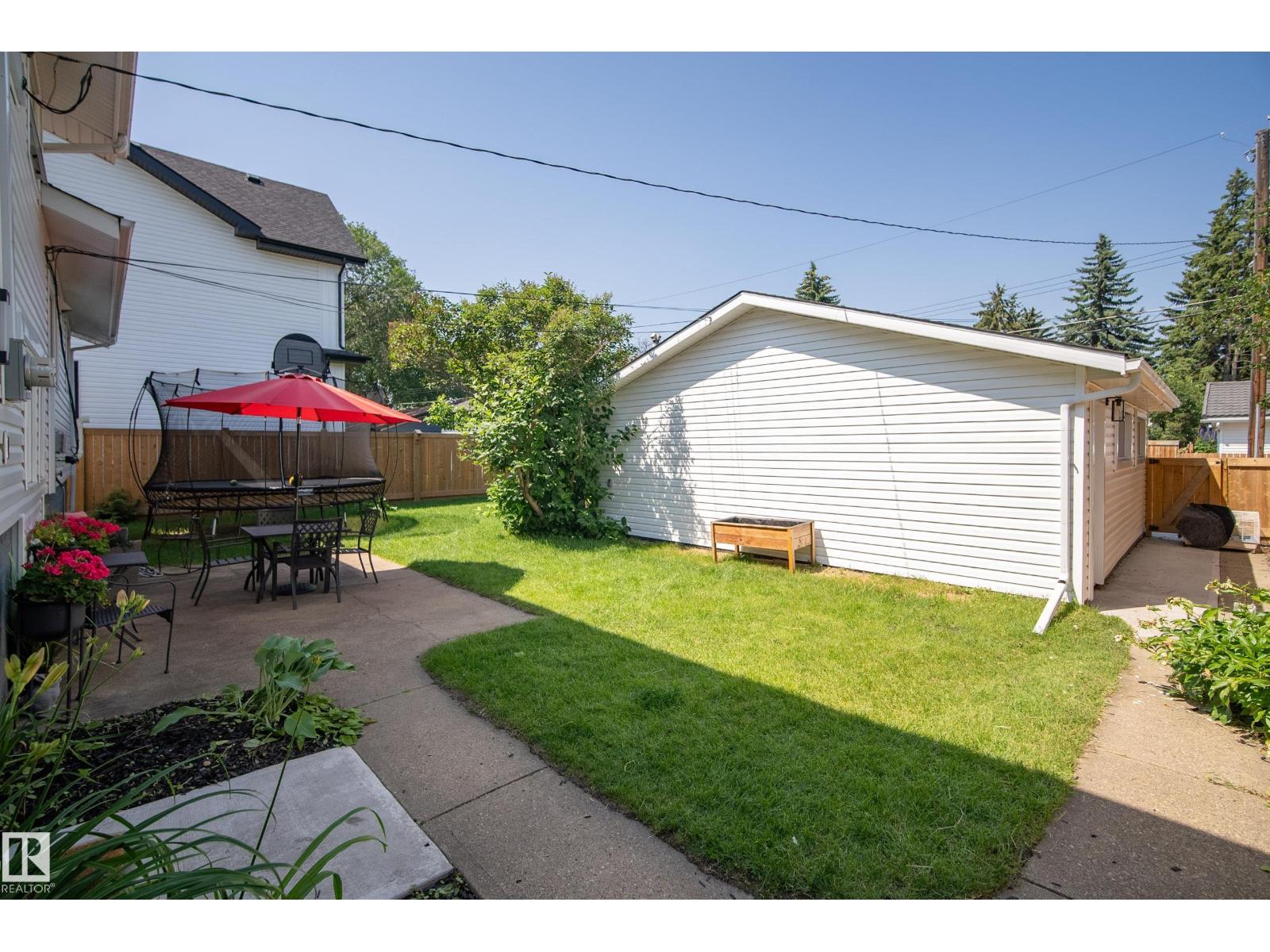 14616 88 AV NW