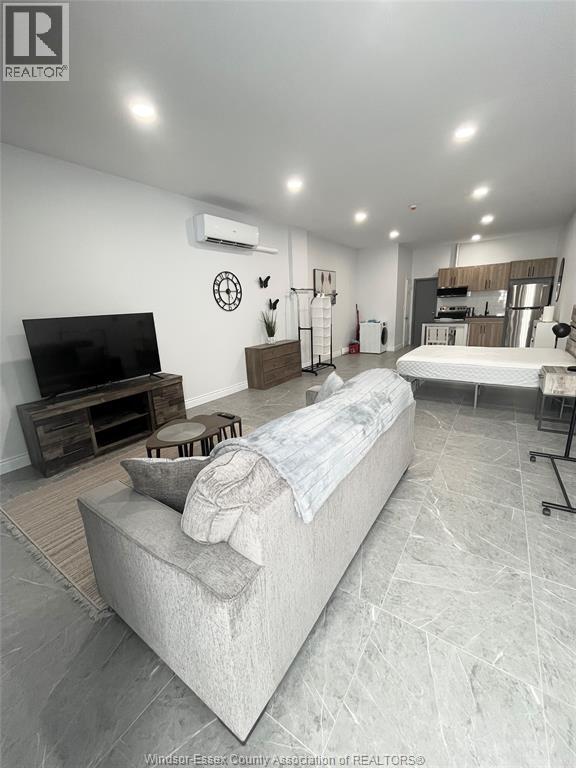 806 OTTAWA STREET Unit# MAIN