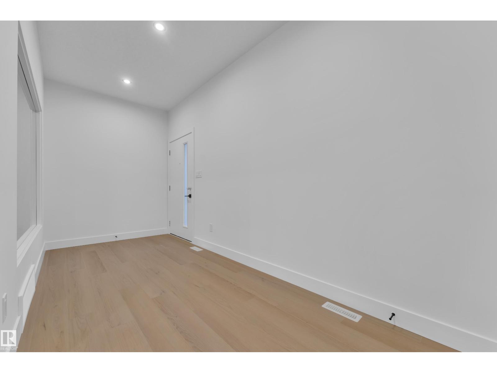 59 Renwyck PL