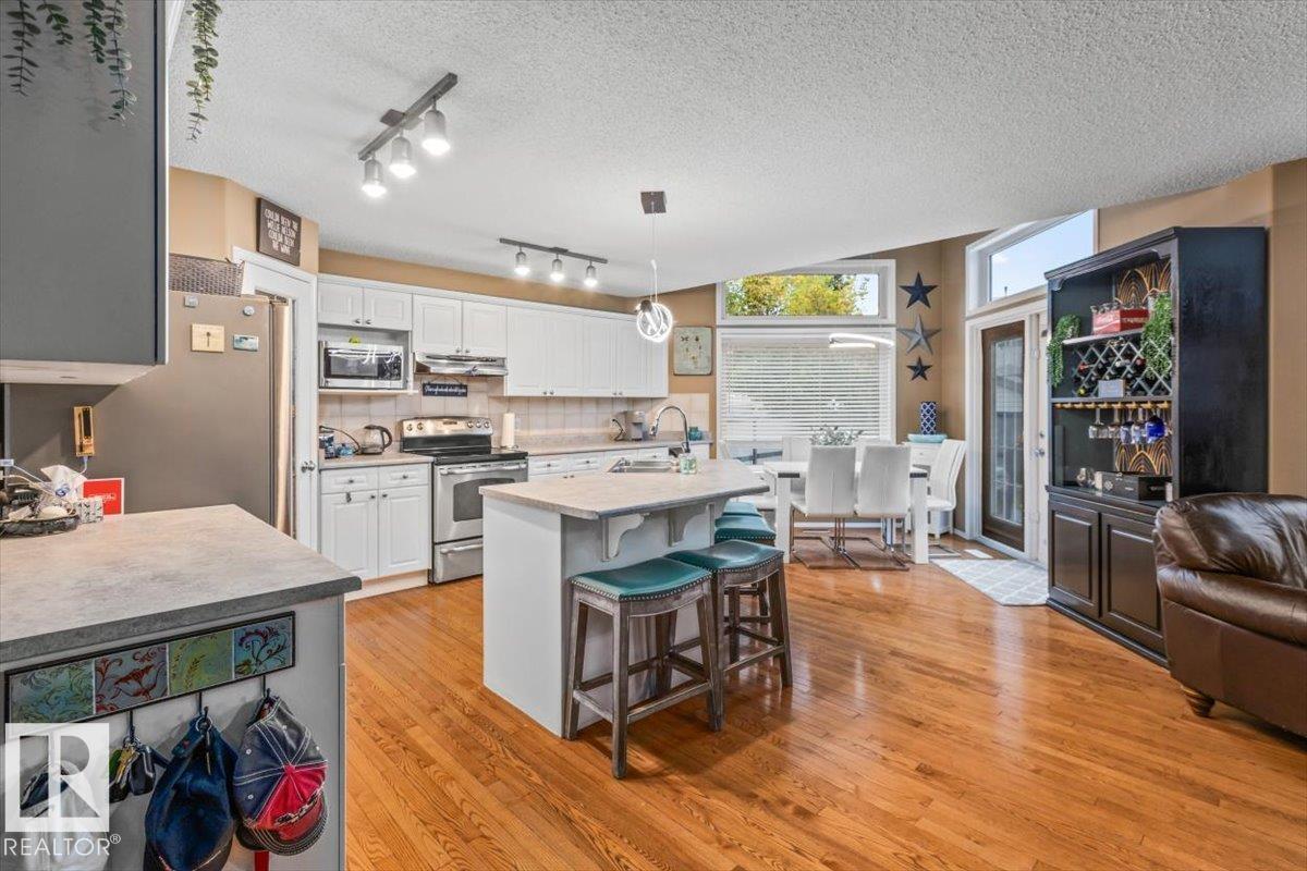 184 FOXBORO PL