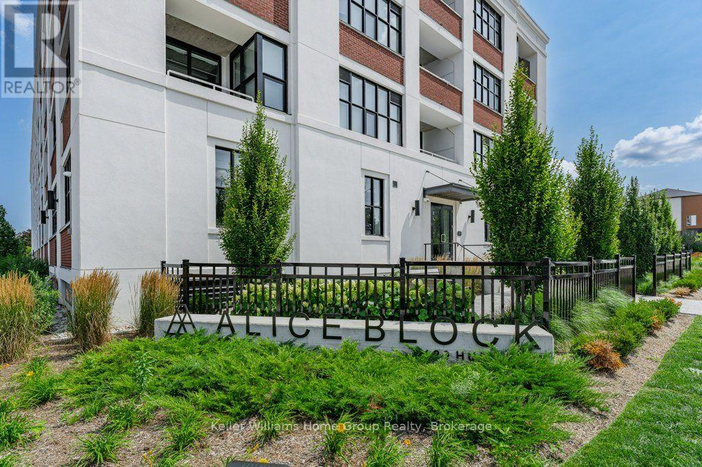 304 - 120 HURON STREET