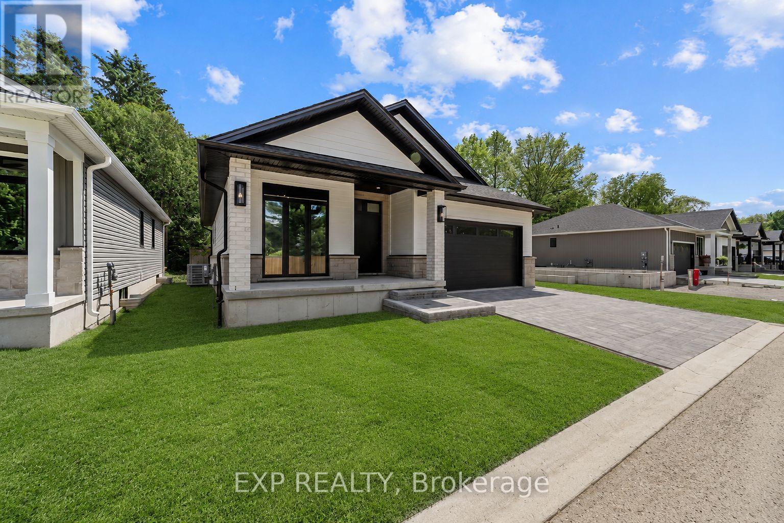 LOT 11 HEAD STREET N