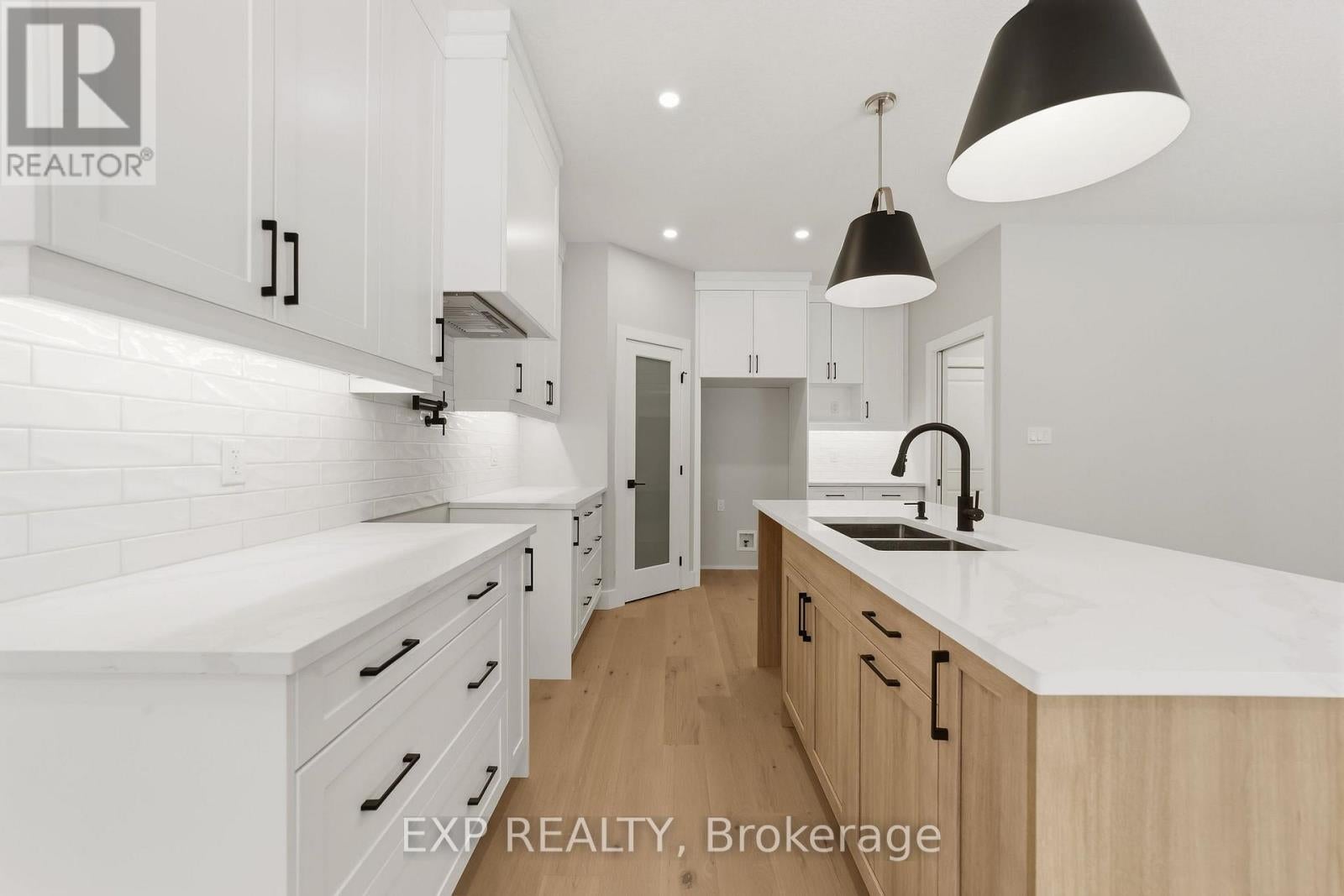 LOT 11 HEAD STREET N