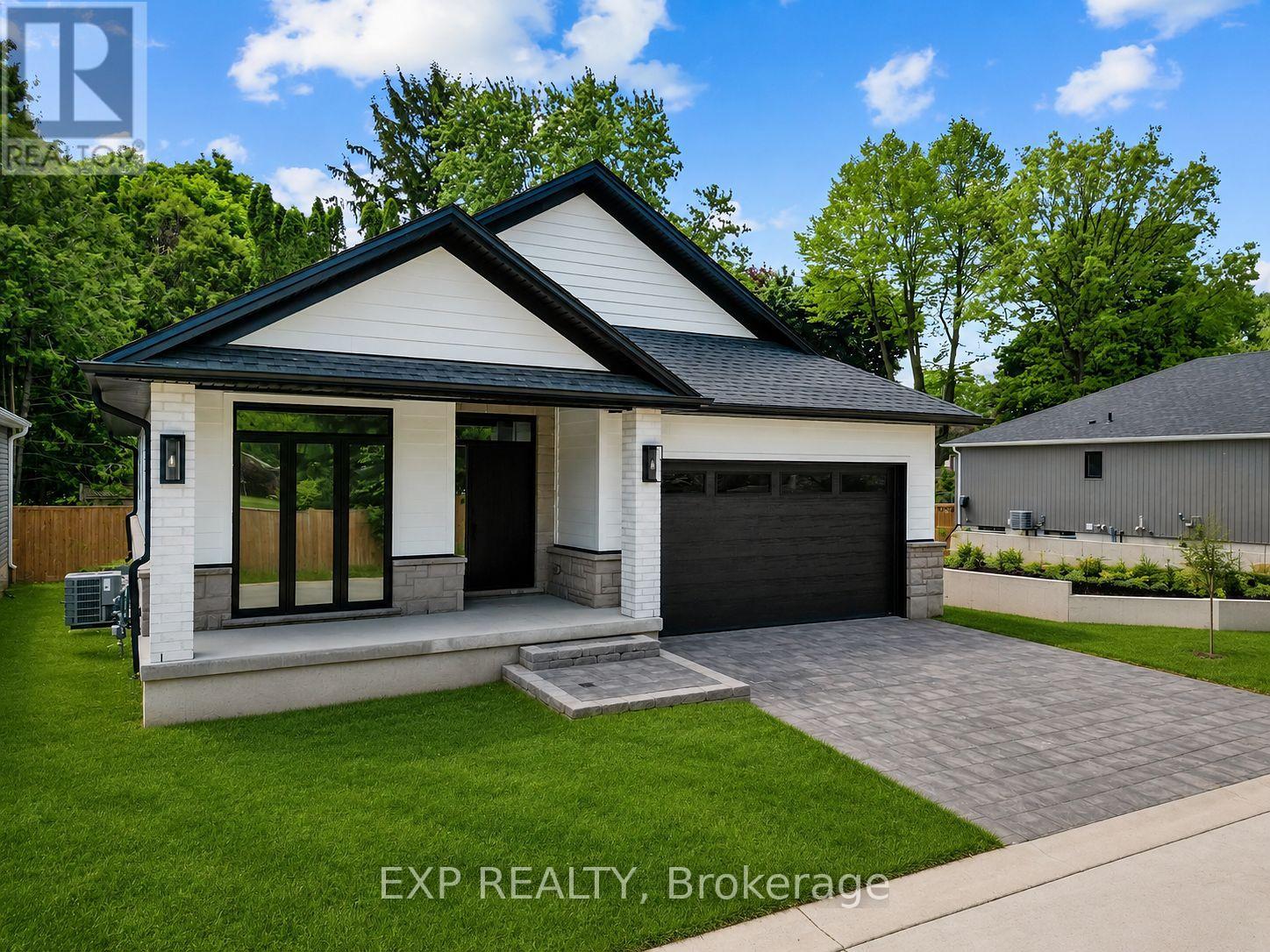 LOT 11 HEAD STREET N