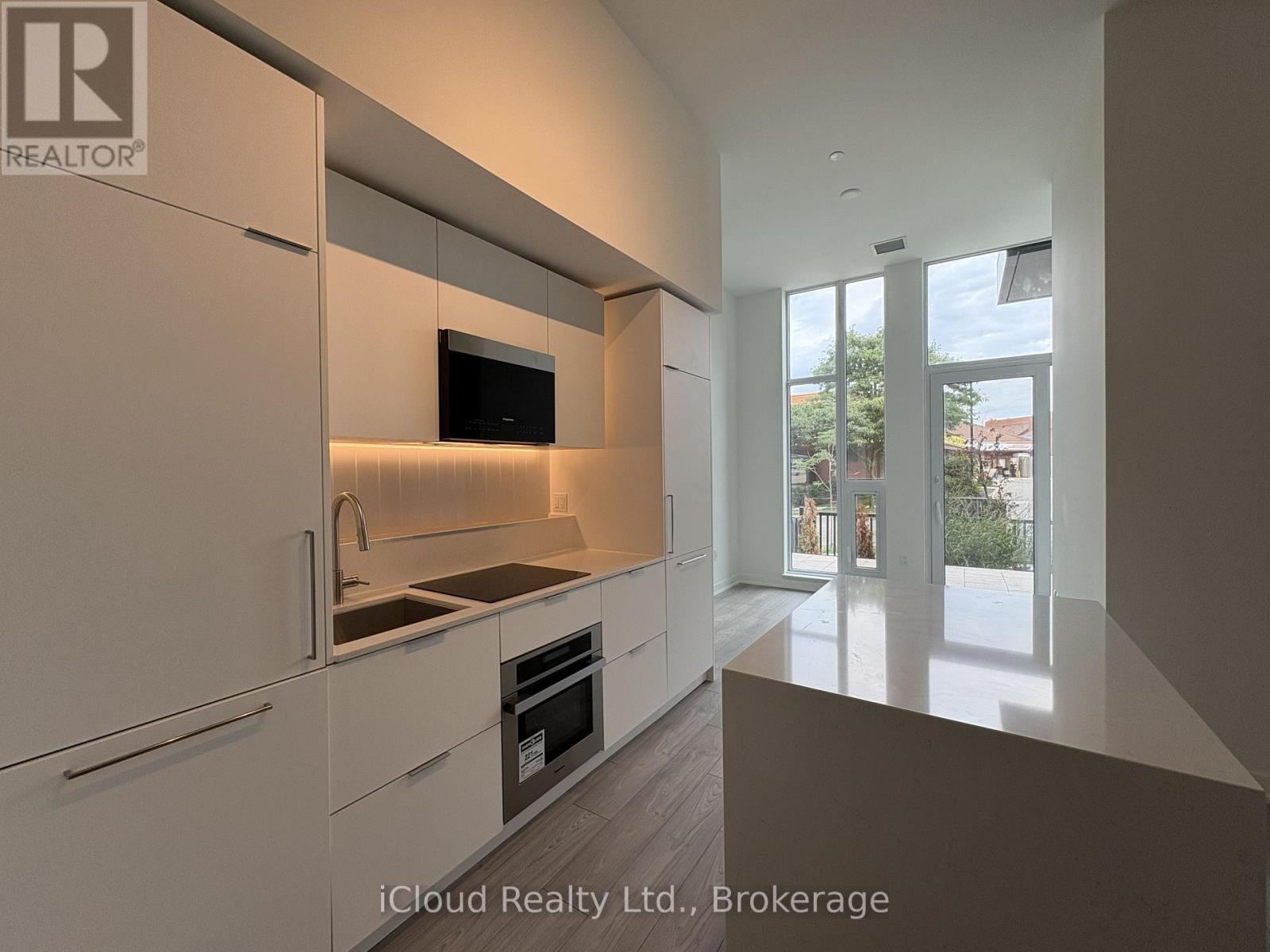TH 02 - 1 FAIRVIEW ROAD