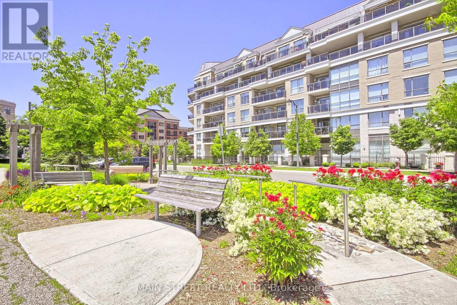 619 - 111 CIVIC SQUARE GATE E