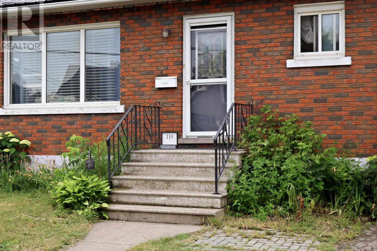 110 Henrietta AVE - Photo 2