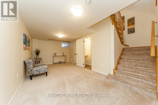 37 Comfort Way, Whitby (Blue Grass Meadows), ON 3