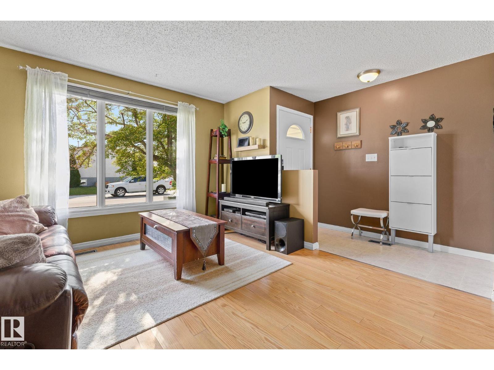 17132 103 ST NW
