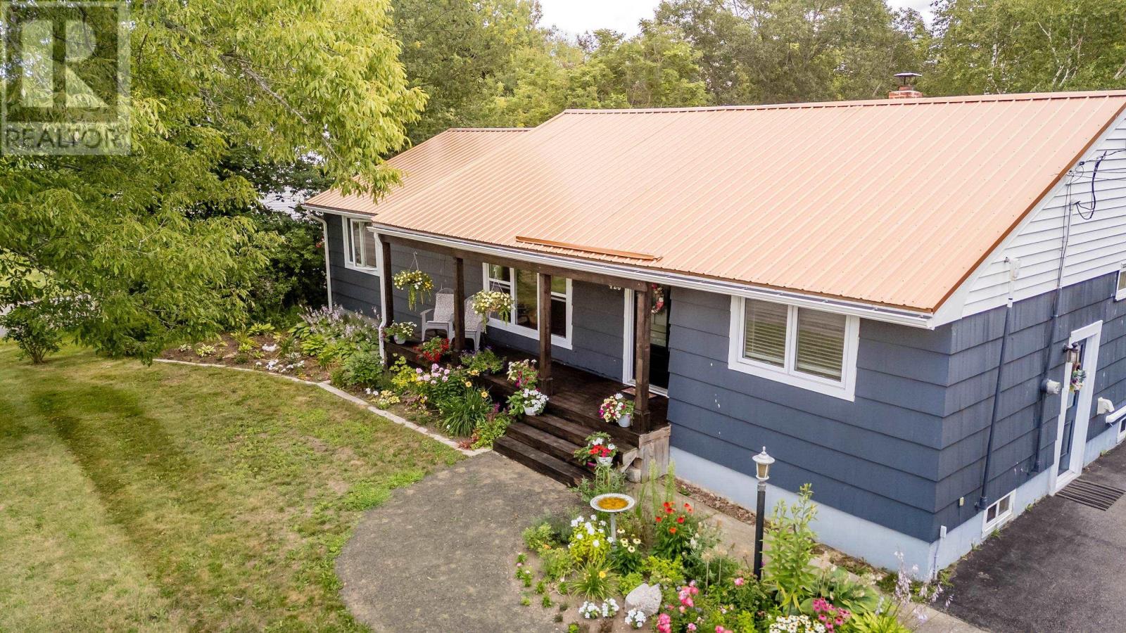 426 Granville Street E - Photo 2