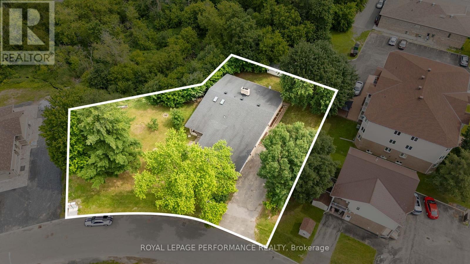 438 VOYAGEUR PLACE