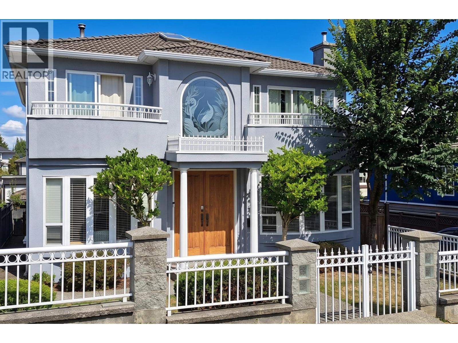 3207 VIMY CRESCENT