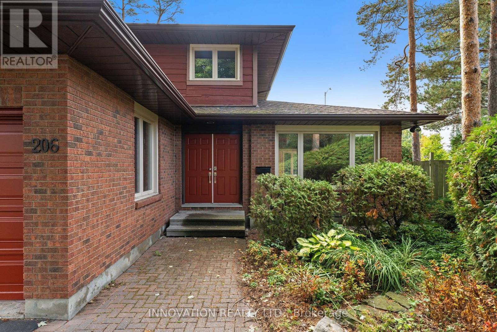 206 CYPRESS COURT