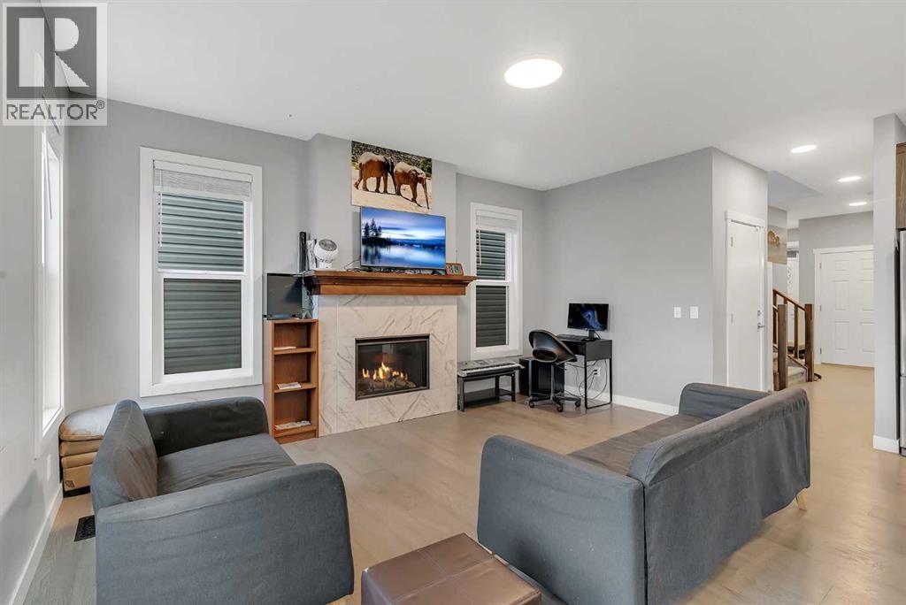 154 Amblehurst Way NW