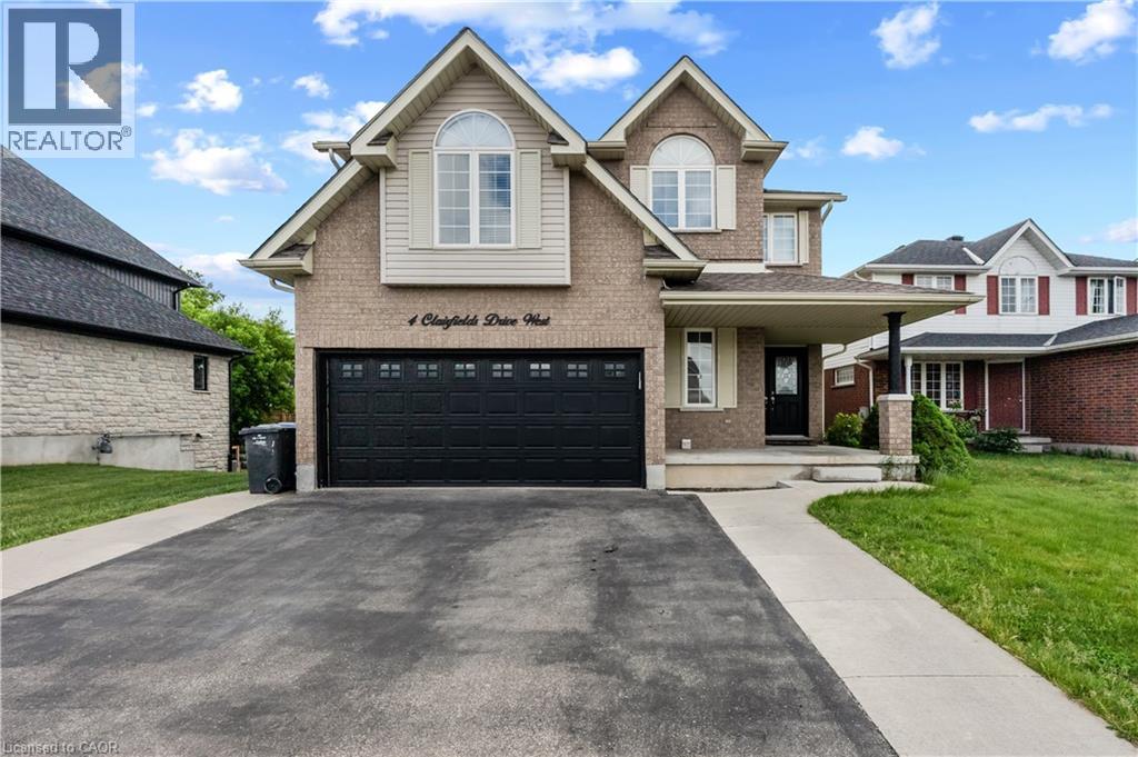 4 CLAIRFIELDS Drive W
