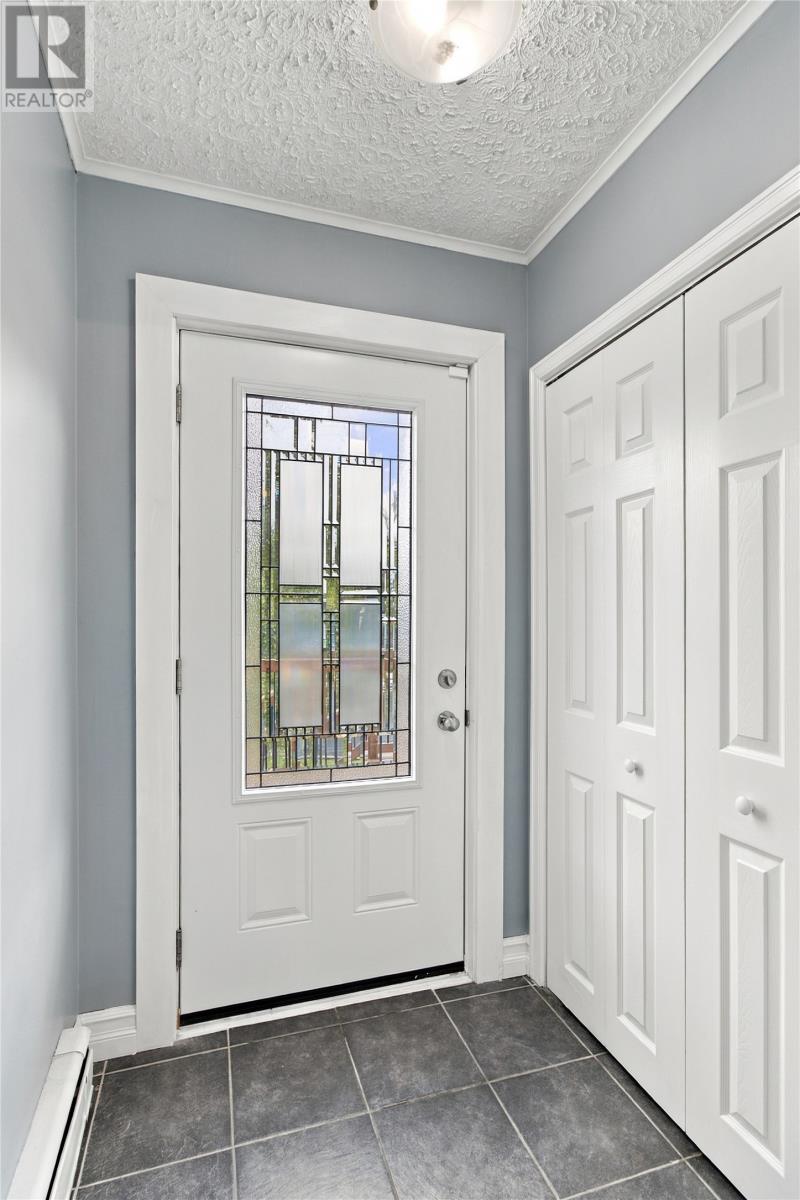 16 Dunscombe Place