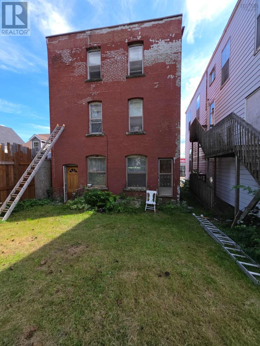 284 Foord Street