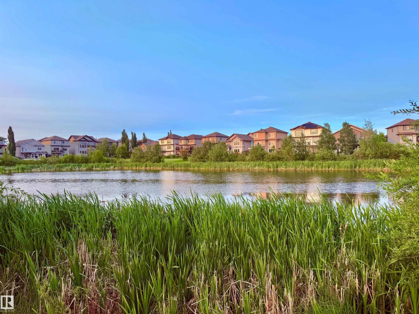 122 142 Selkirk PL