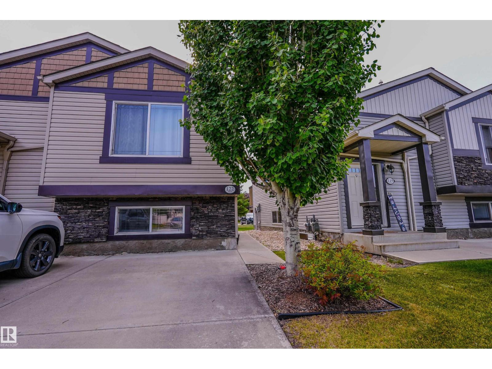 122 142 Selkirk PL