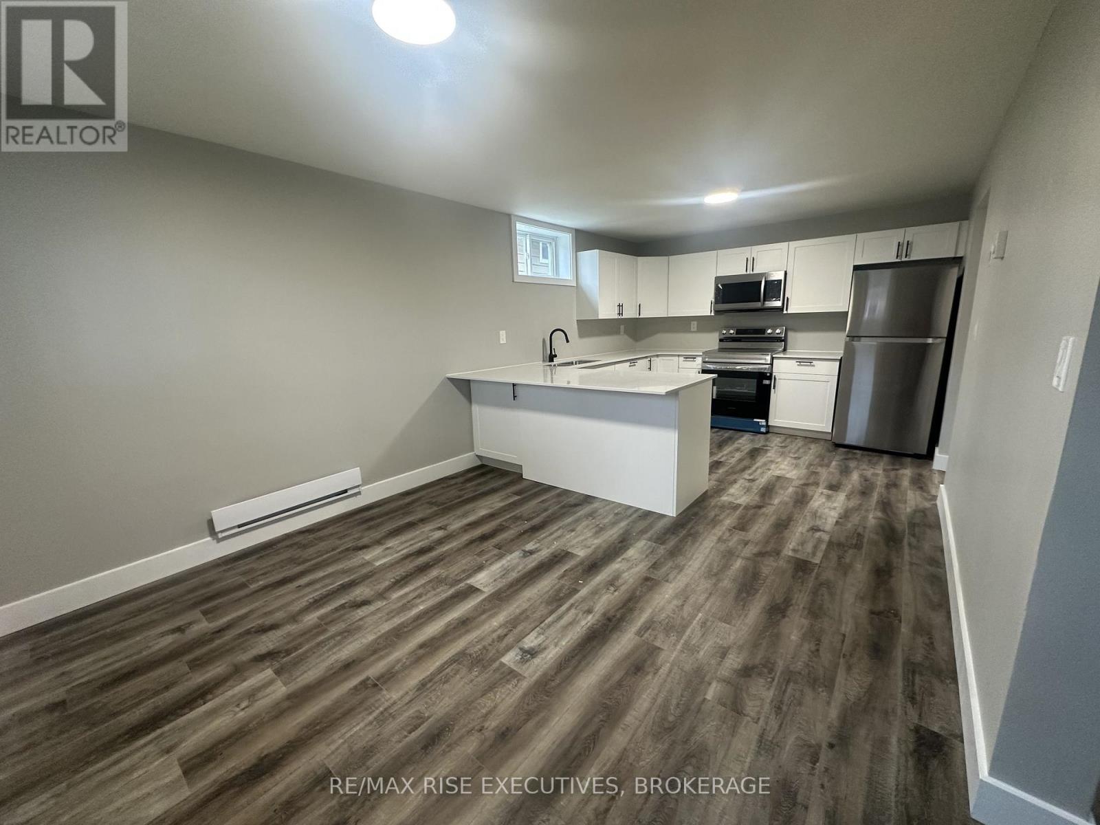 3 - 565 EMMA STREET