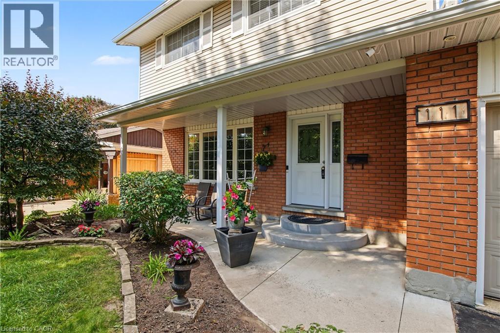 111 MACGREGOR Crescent