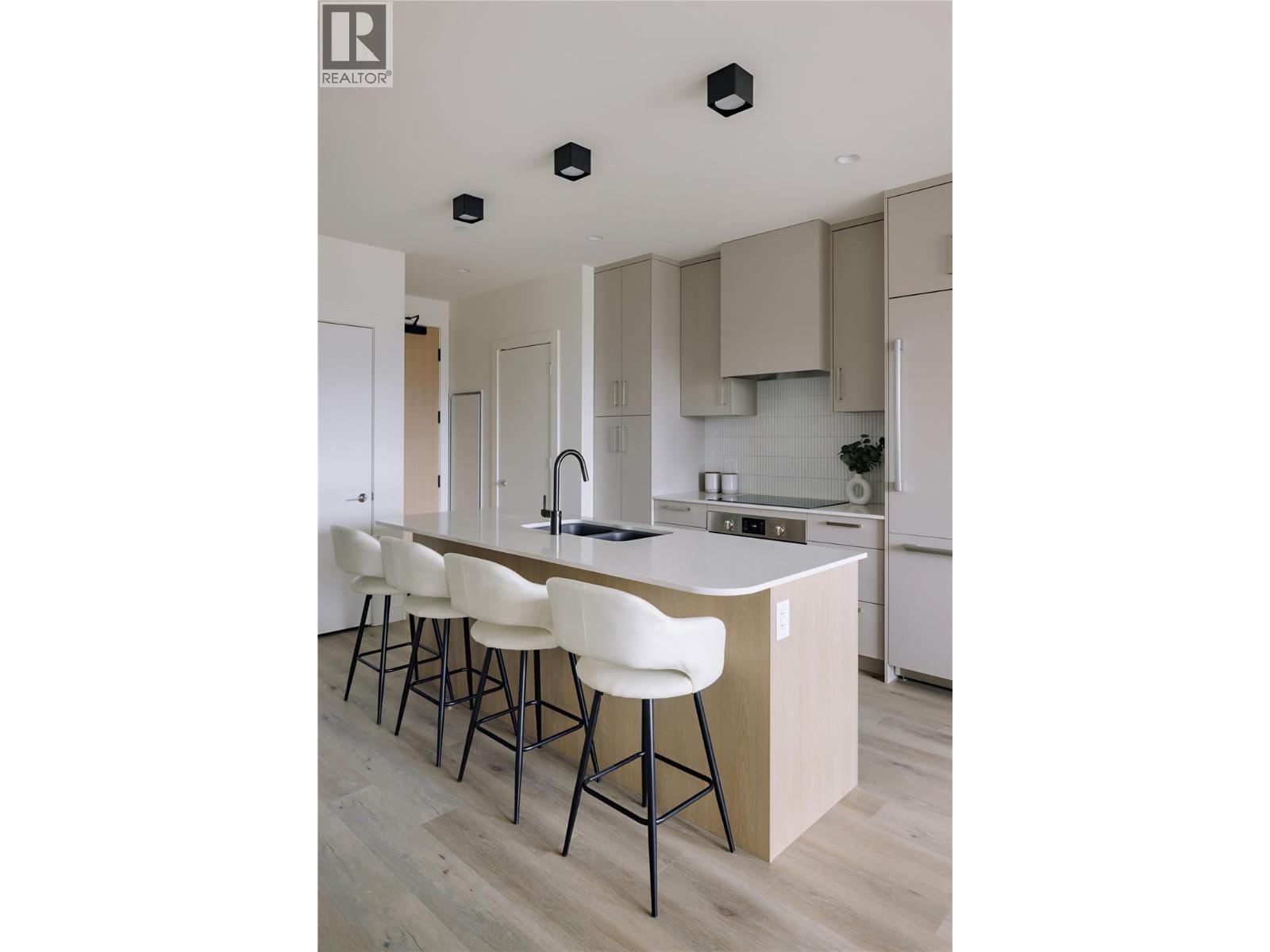 3300 Lakeshore Road Unit# 508