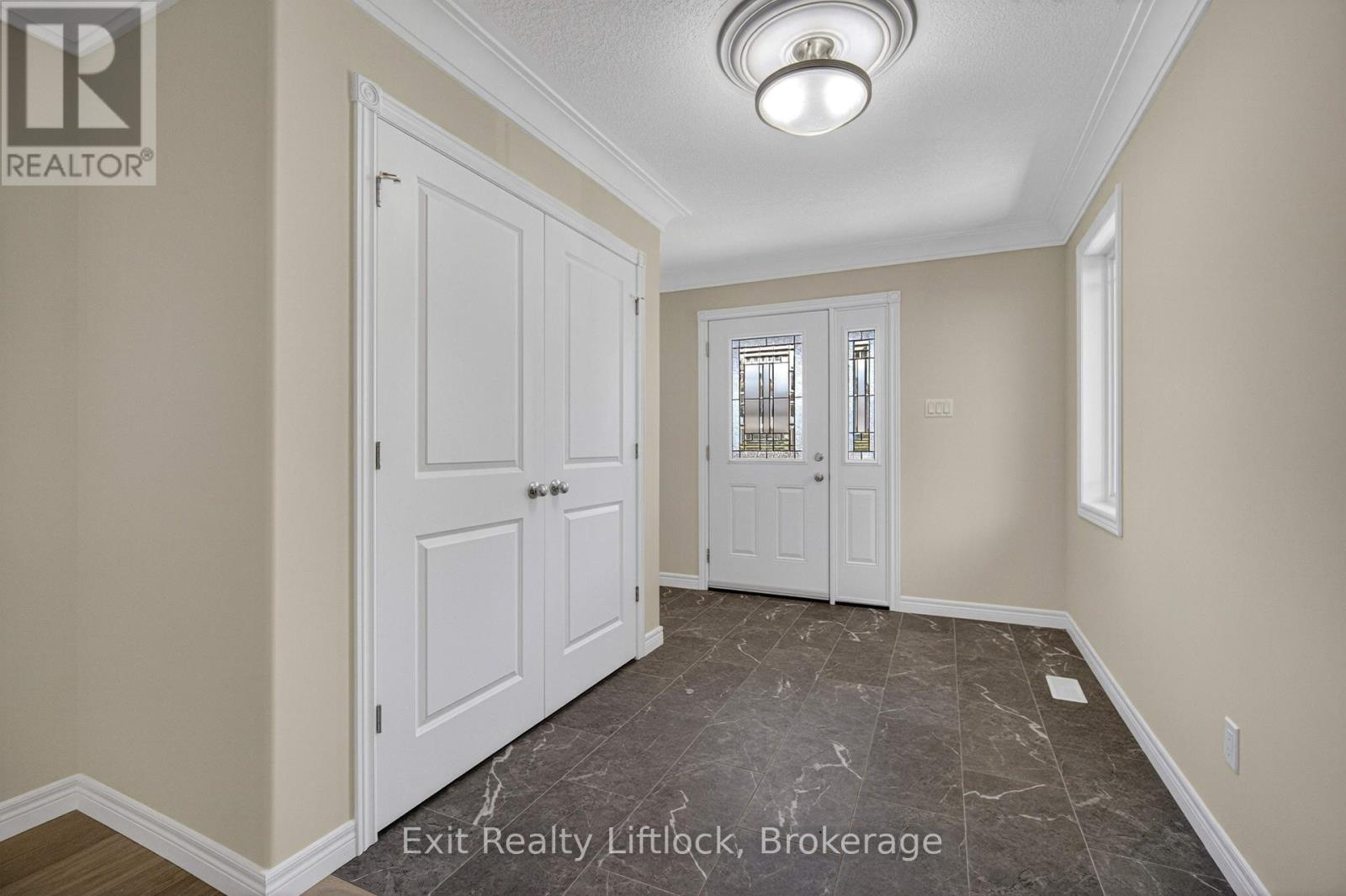 242 O'NEIL STREET - Photo 3