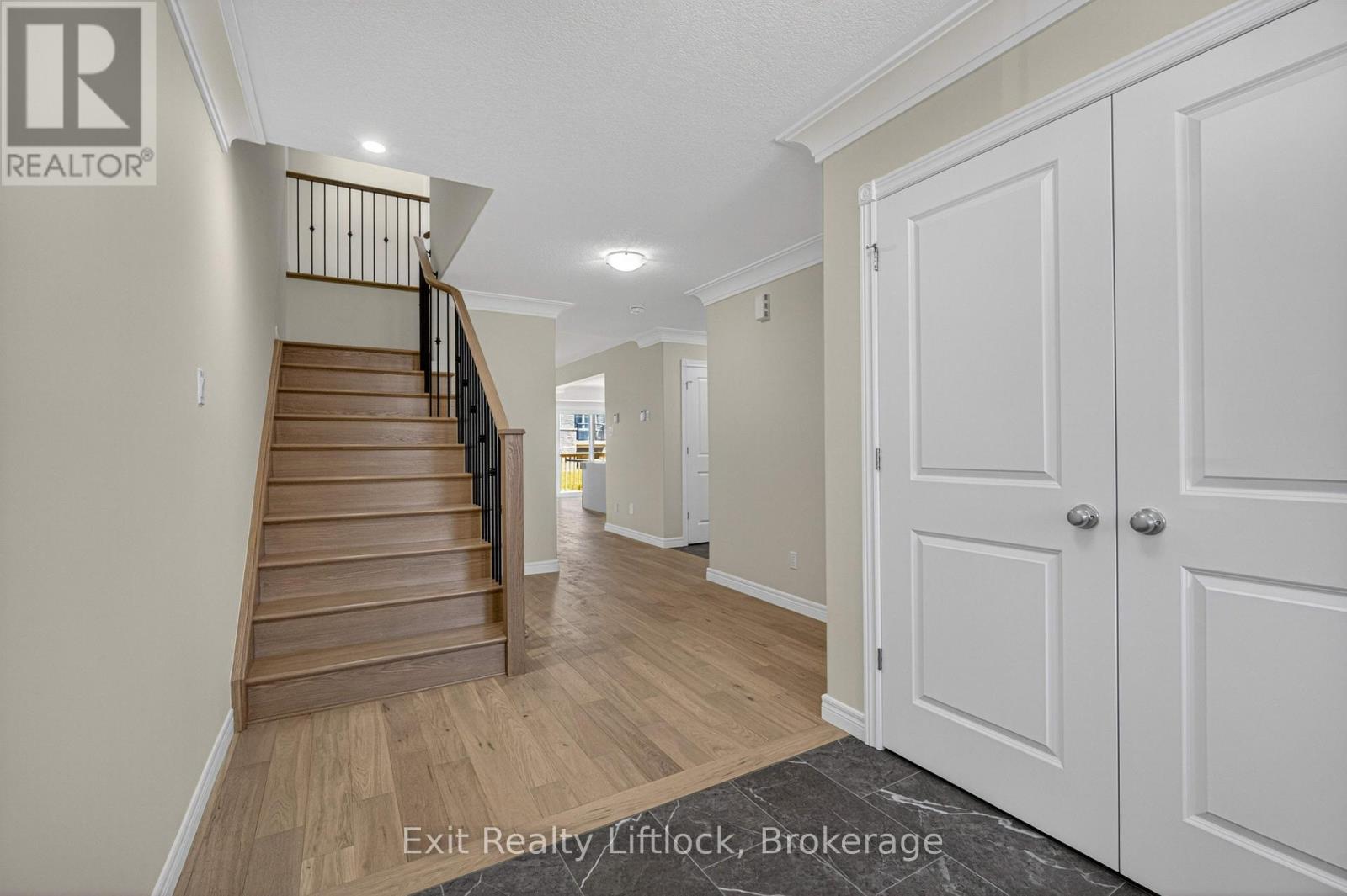242 O'NEIL STREET - Photo 4