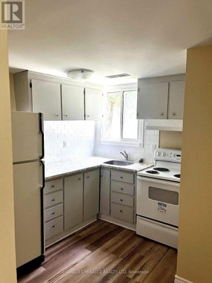 91 Limerick St, Oshawa (Vanier), ON 5