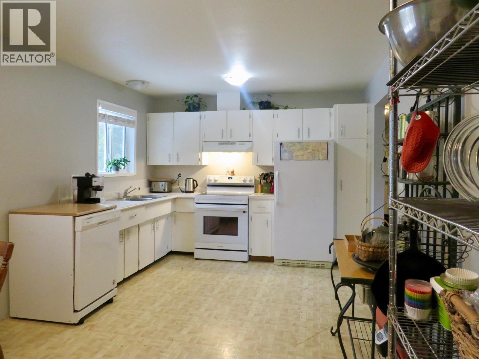 5841 THOMPSON ROAD